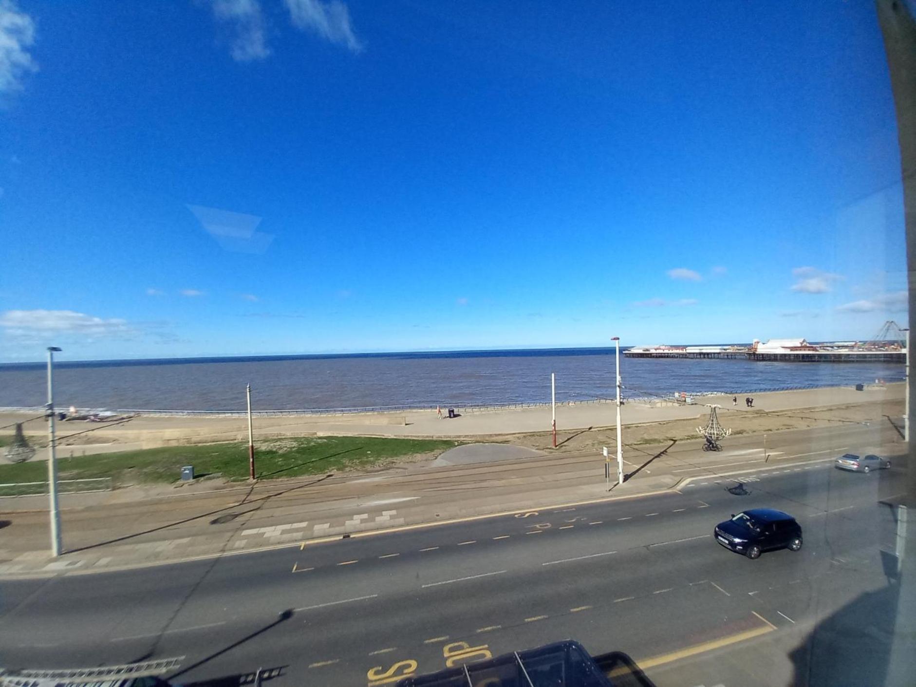 Vinnie'S Family Hotel Blackpool Eksteriør billede